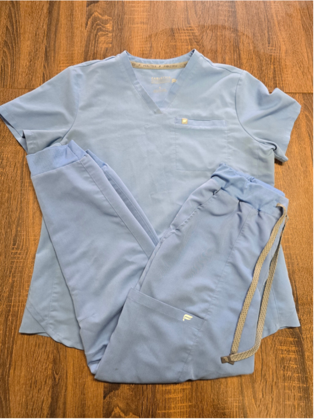 Women's Fabletics Scrub Set Size S Light Blue Joggers and V-Neck Top